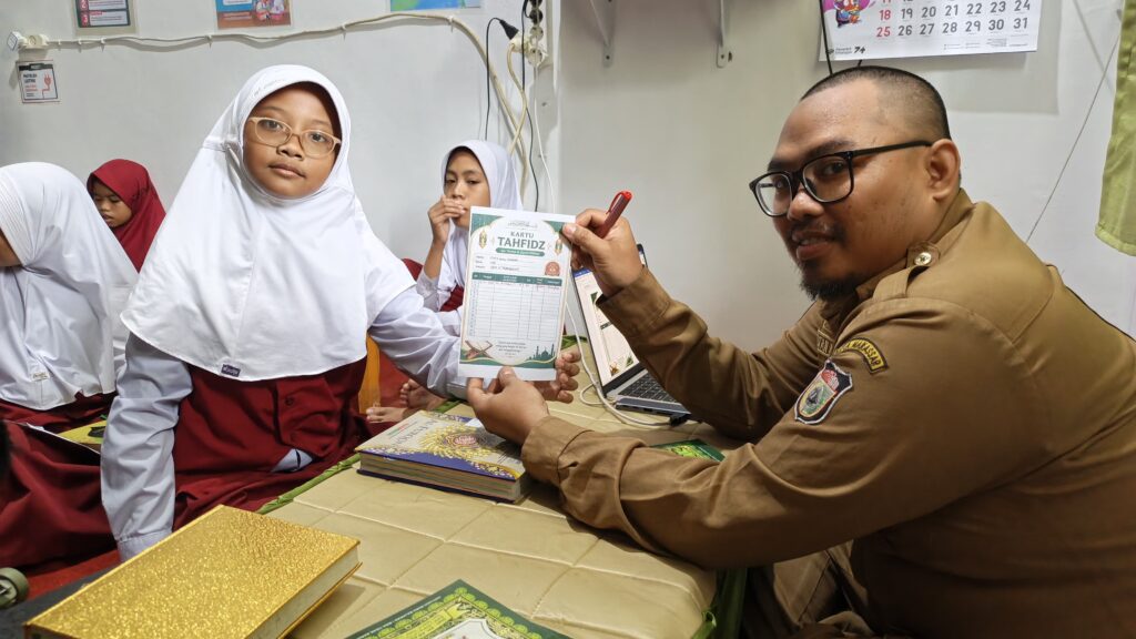 Tumbuhkan Generasi Pencinta Al-Qur’an, SD Negeri 67 Rappokalling Makassar Luncurkan Inovasi ‘ATM’
