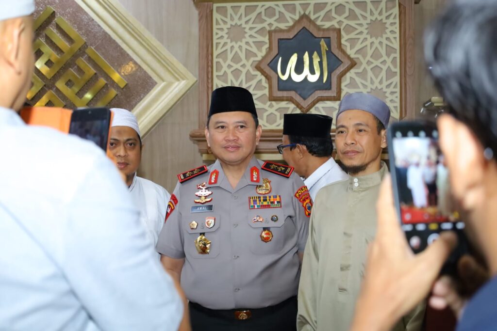 Safari Subuh Kapolda Sulsel Terus Berlanjut, Sosialisasikan Layanan 110 dan Perkuat Program Polisi Bersama Masyarakat